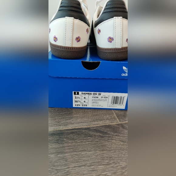 NEW Adidas Women's Samba OG Floral Embroidery Sneakers 5.5 - Picture 3 of 9